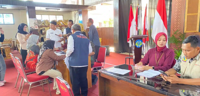 Foto Pemkab Nganjuk Salurkan Bantuan KIP JAWARA untuk Penguatan Kewirausahaan